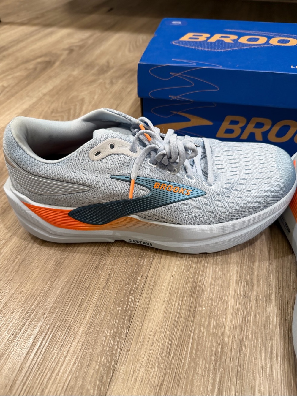 Men's Brooks Ghost Max 3 Running Shoes Lightly Used Size 8.5